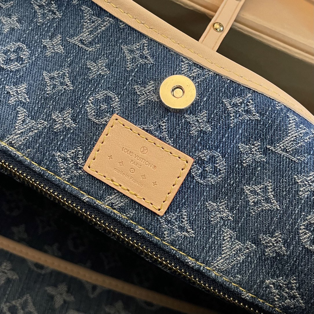 L*ouis V*uitton Top Bag