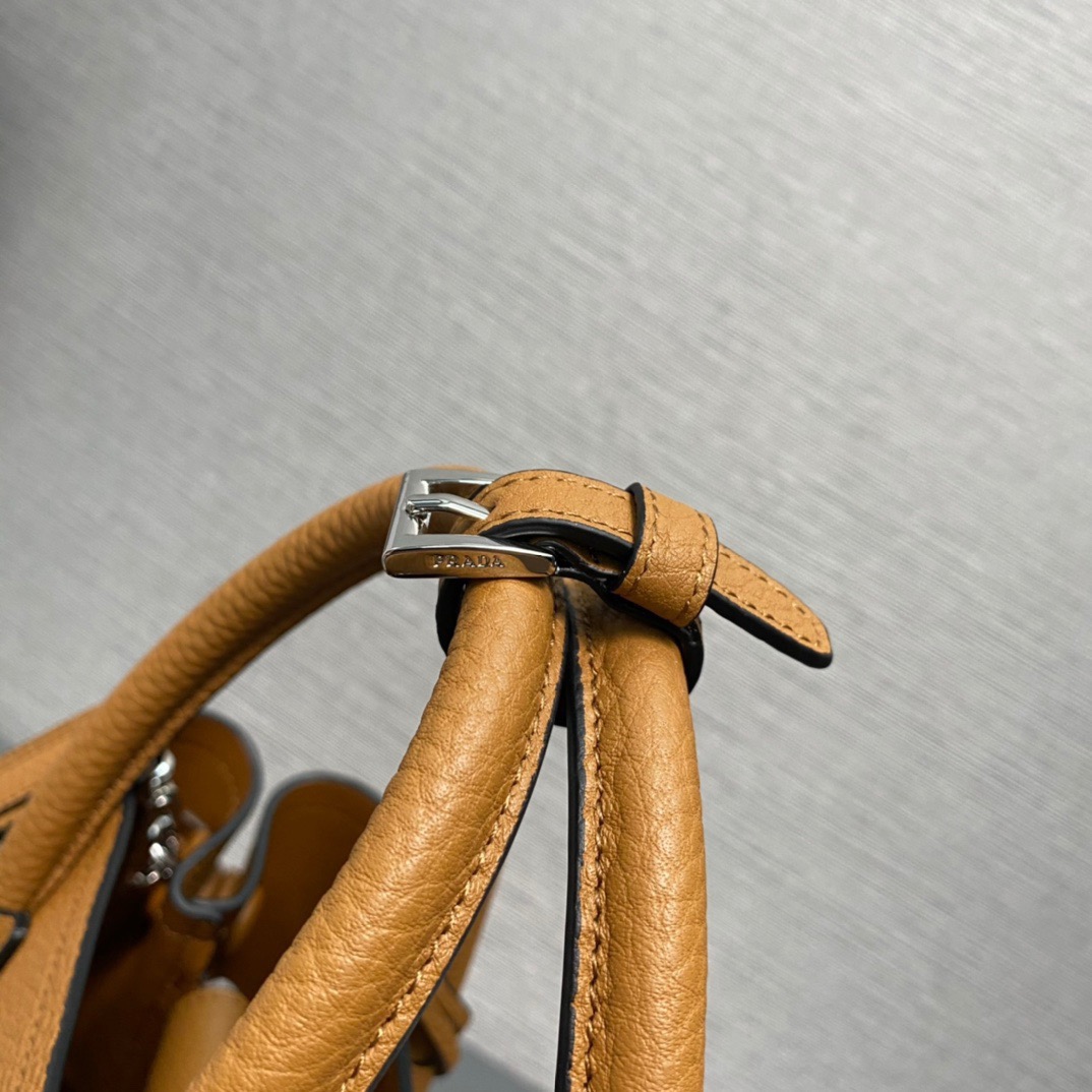 P*rada Bag Top Quality