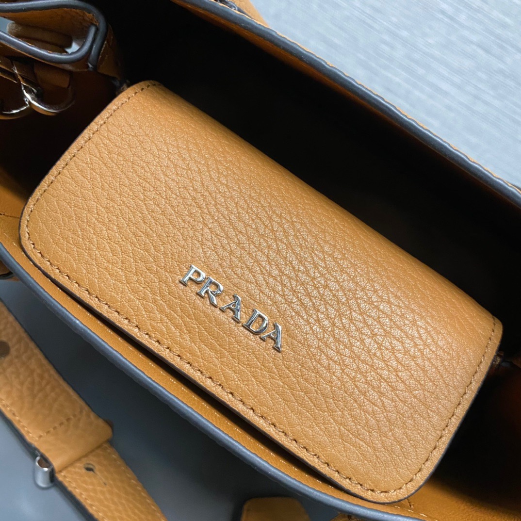P*rada Bag Top Quality