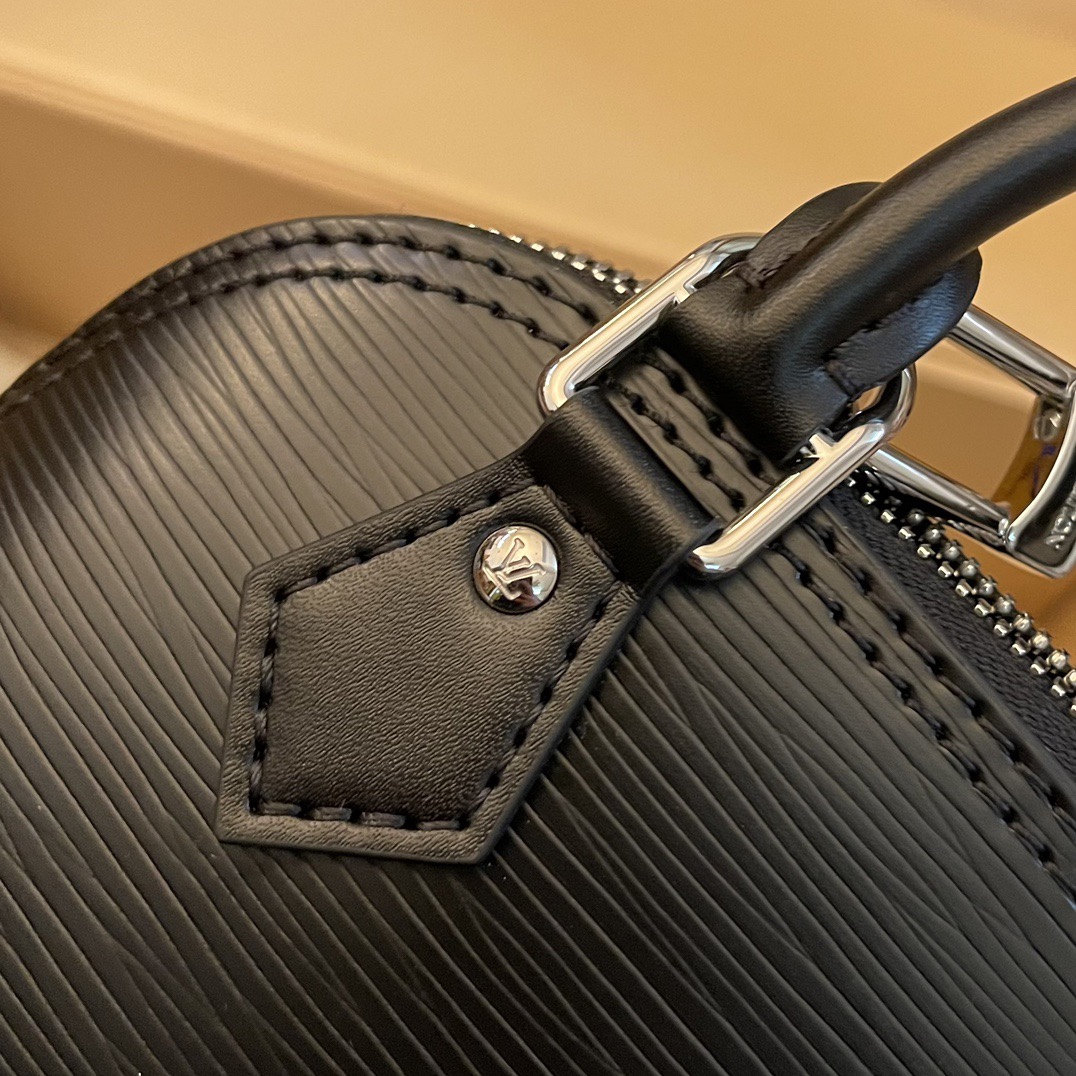 L*ouis V*uitton Top Bag