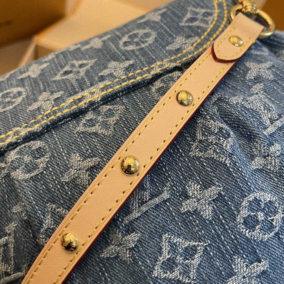 L*ouis V*uitton Top Bag