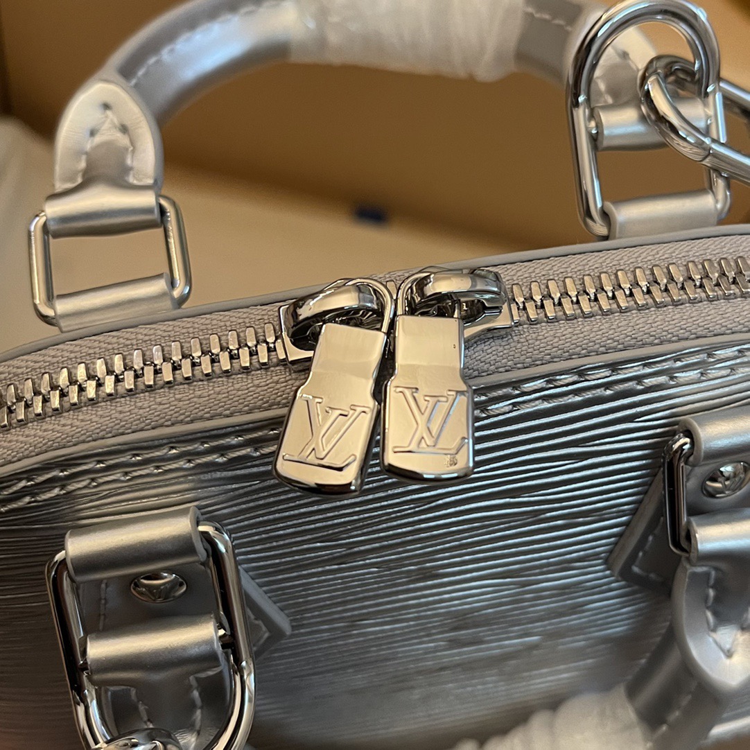 L*ouis V*uitton Top Bag