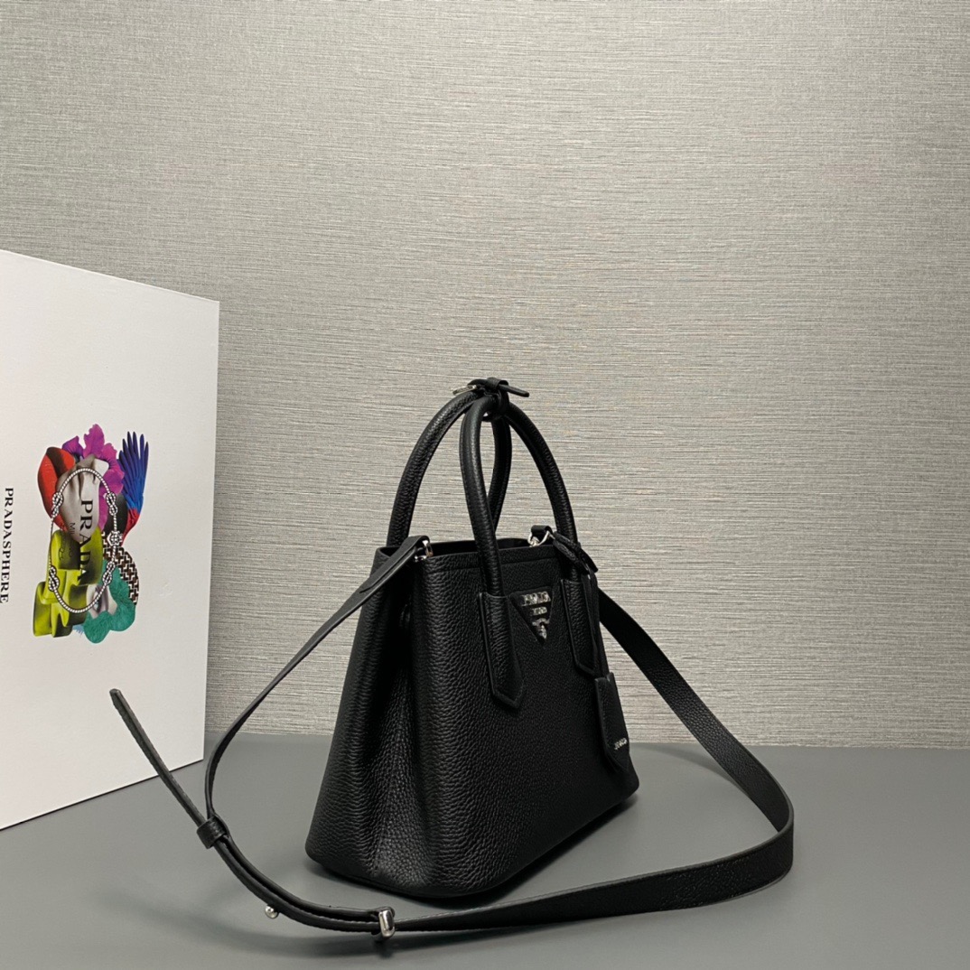 P*rada Bag Top Quality