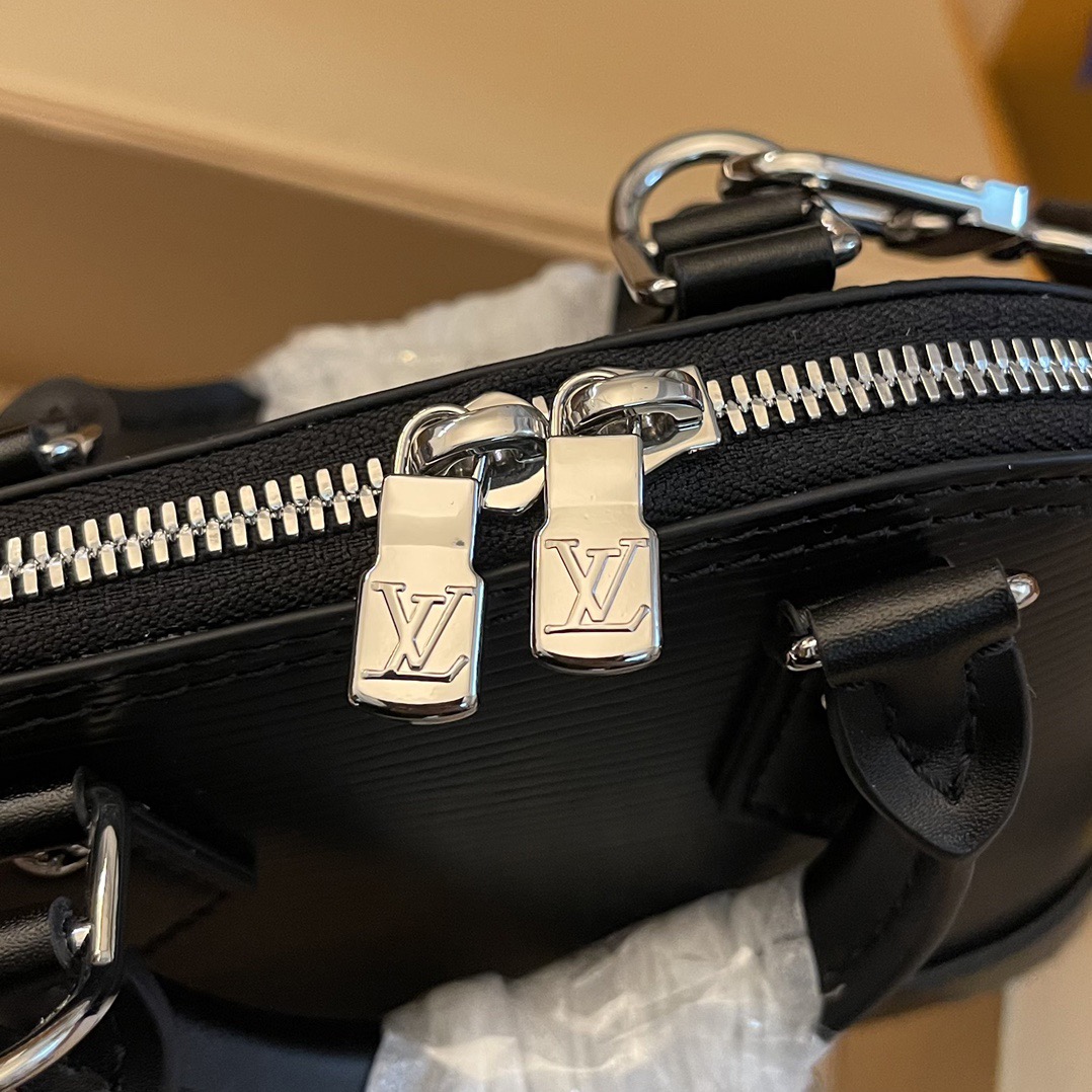 L*ouis V*uitton Top Bag