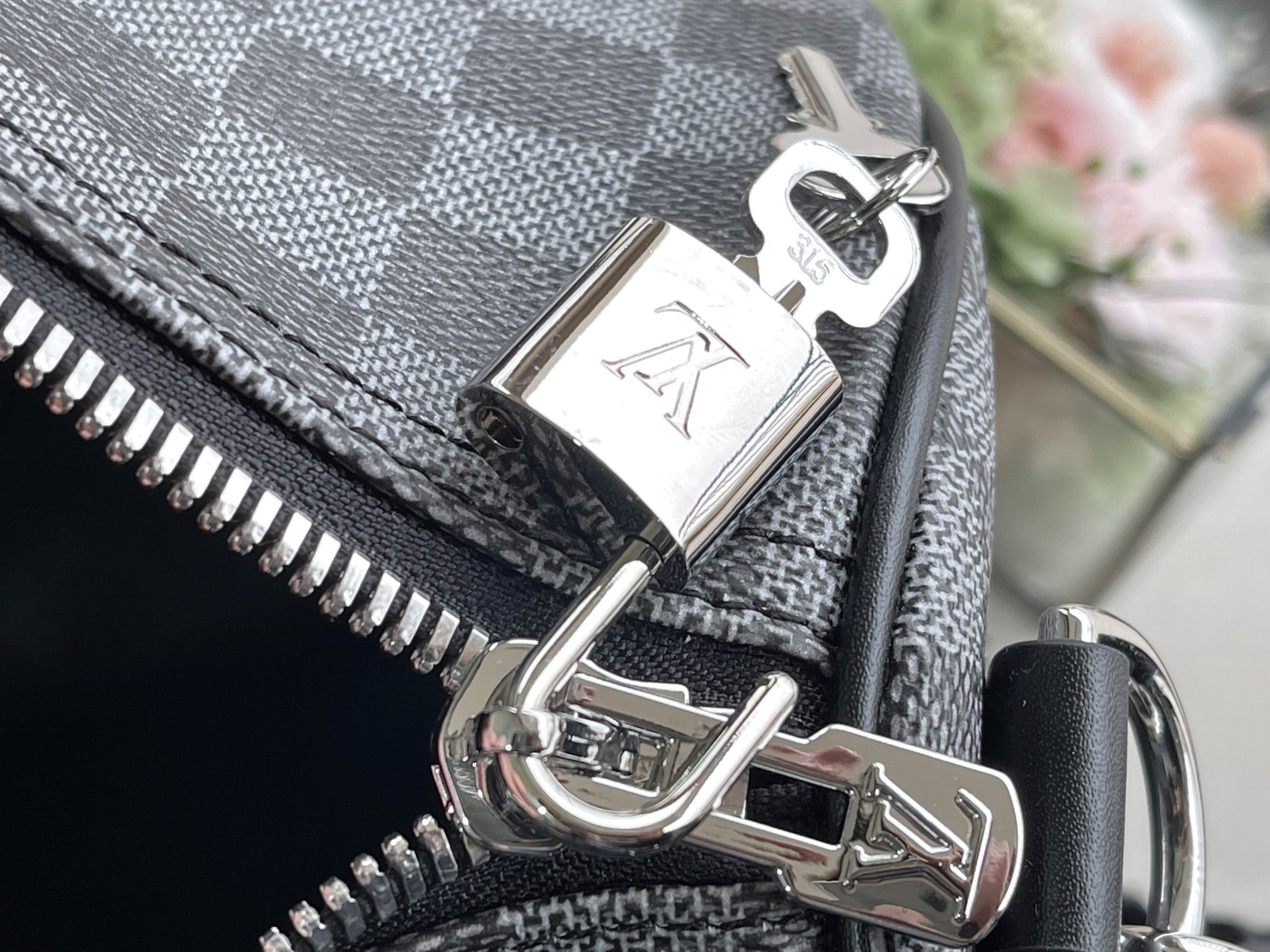 L*ouis V*uitton Top Bag