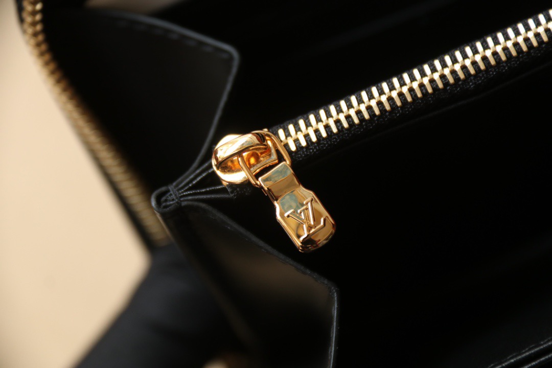 L*ouis V*uitton Top Bag