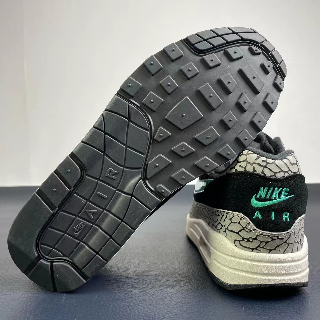 Nike Air Max+O WF )