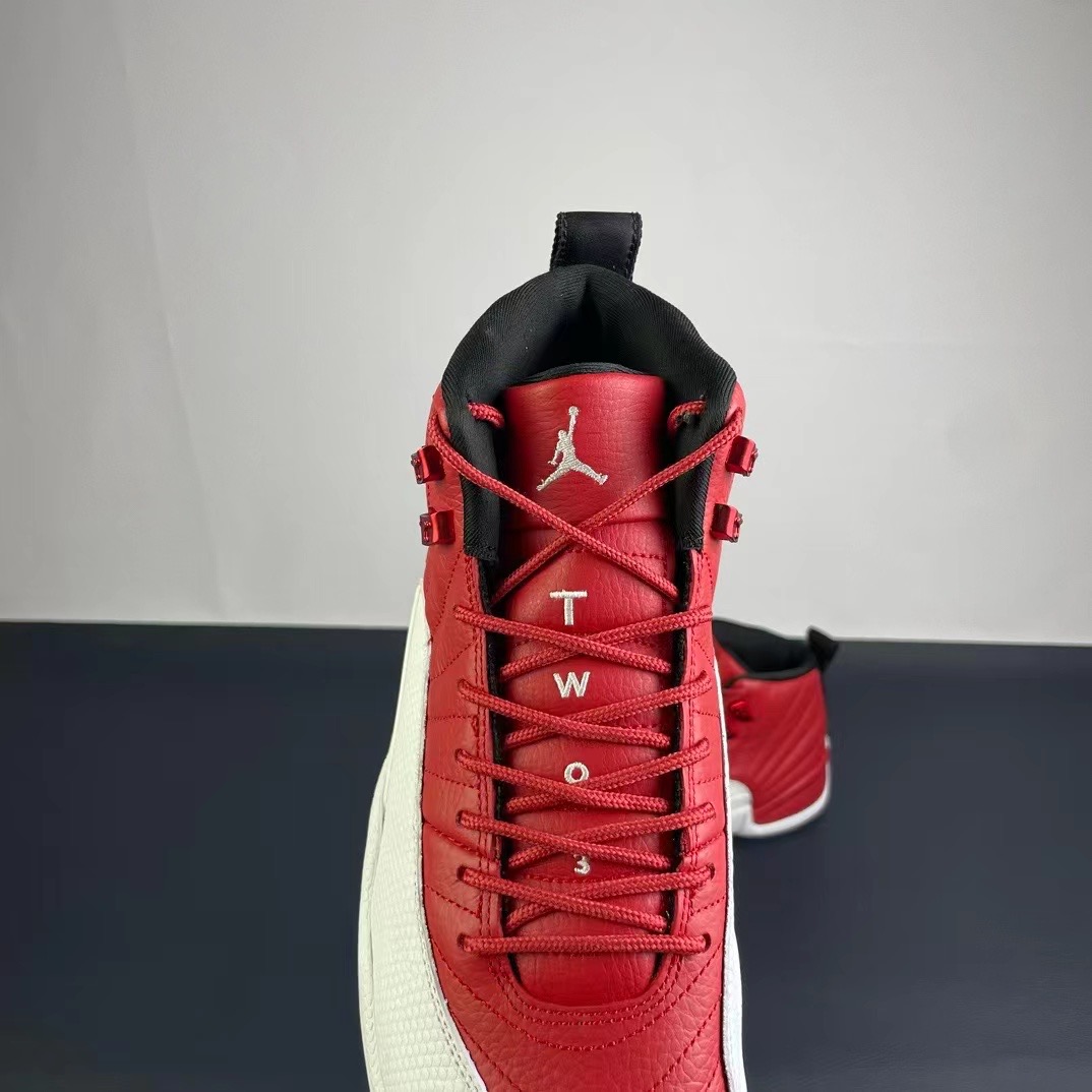 Air Jordan 12