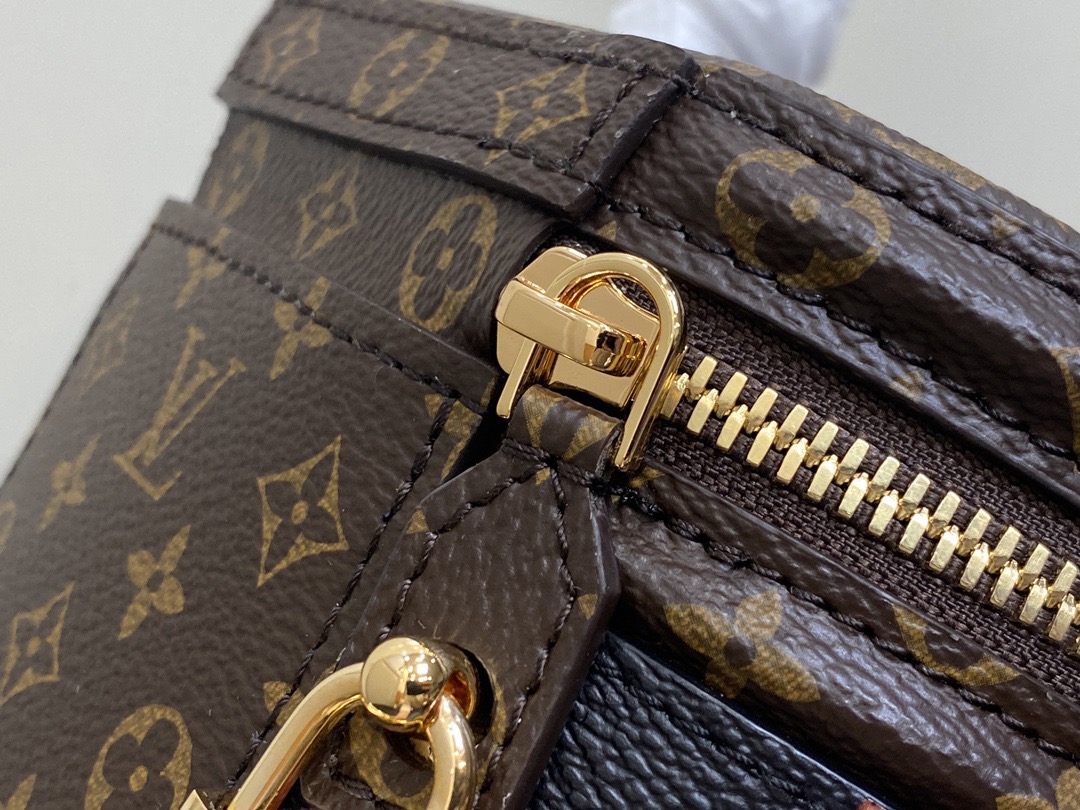 L*ouis V*uitton Top Bag