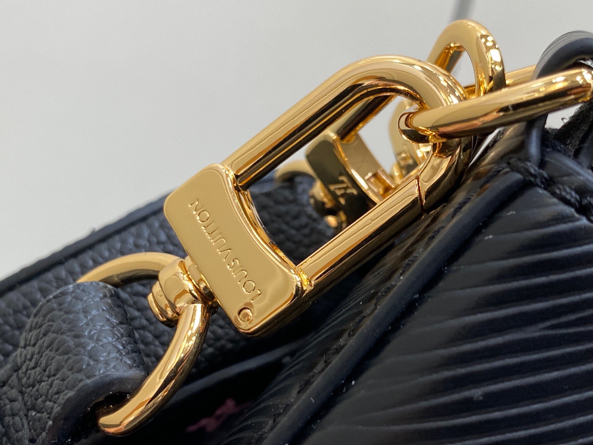 L*ouis V*uitton Top Bag