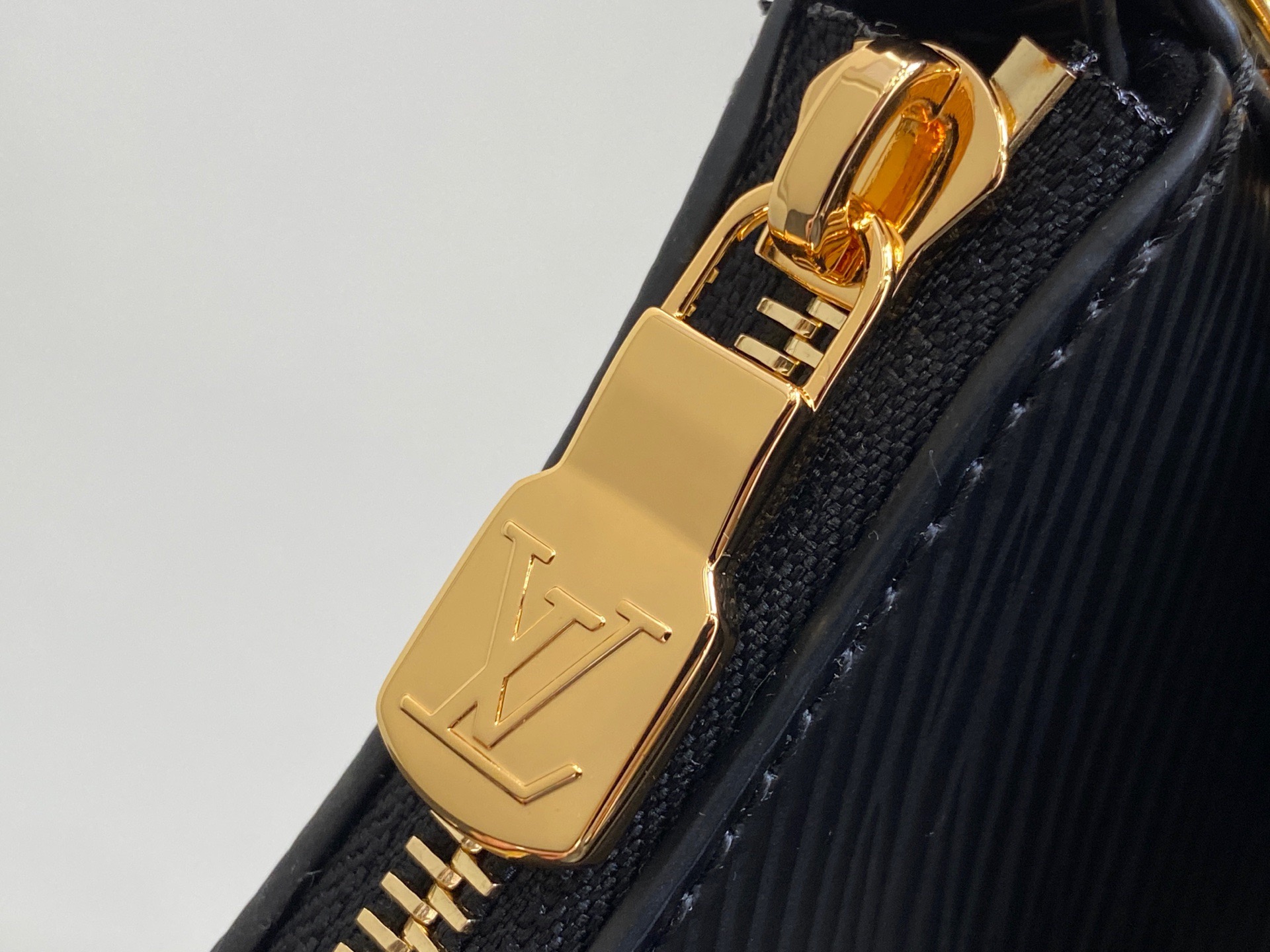 L*ouis V*uitton Top Bag