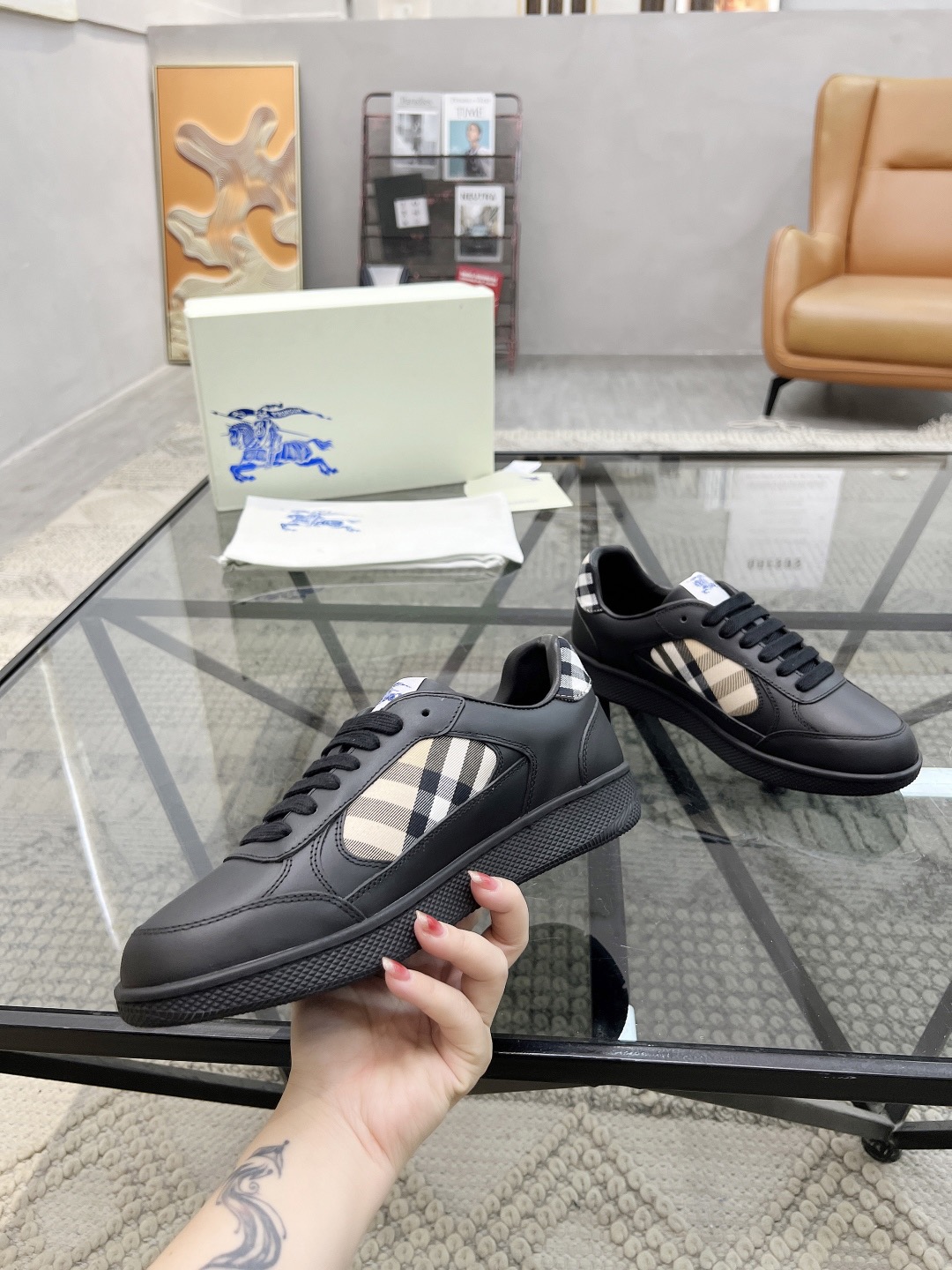 Men B*rberry Sneaker ()