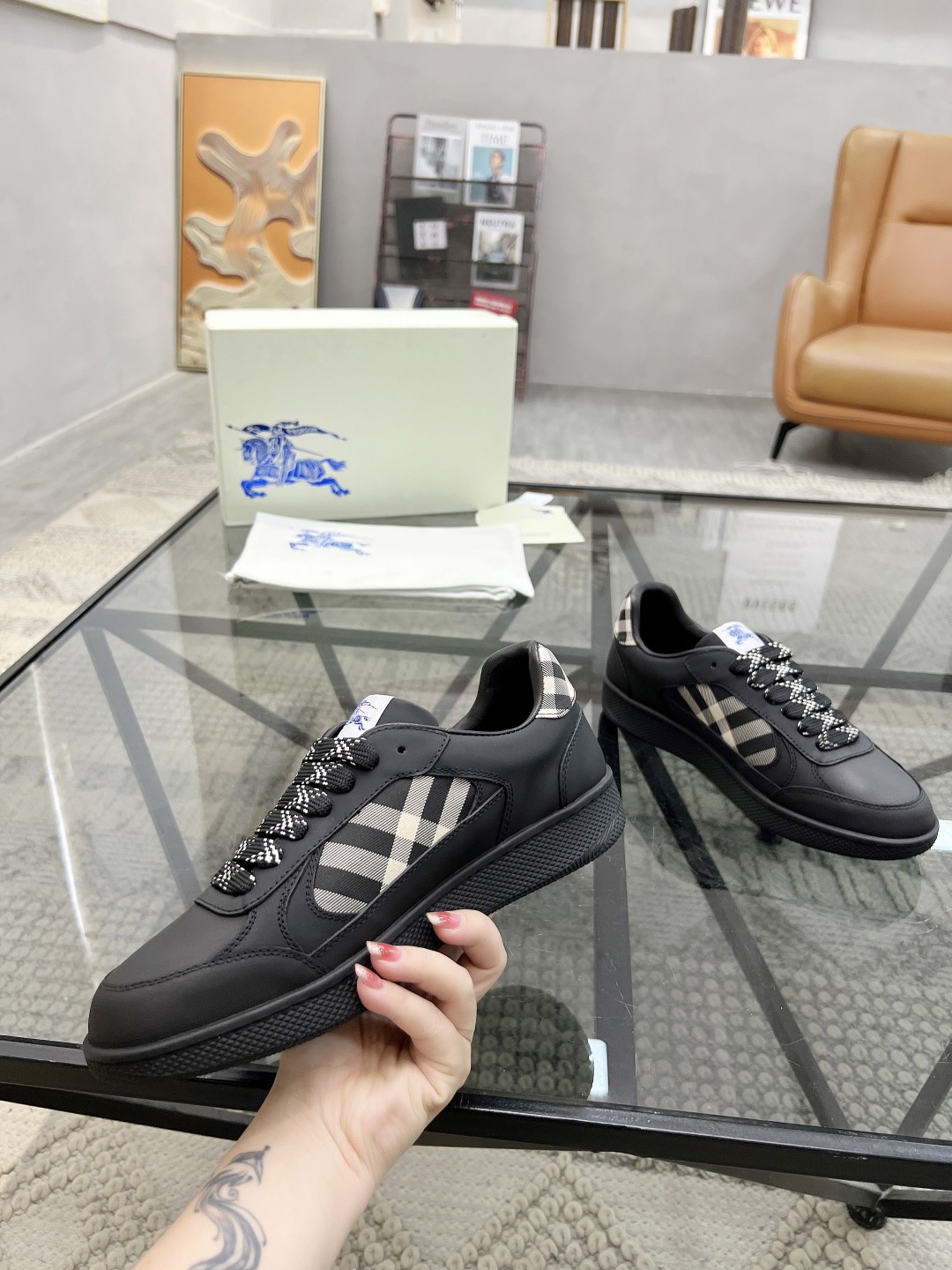 Men B*rberry Sneaker ()