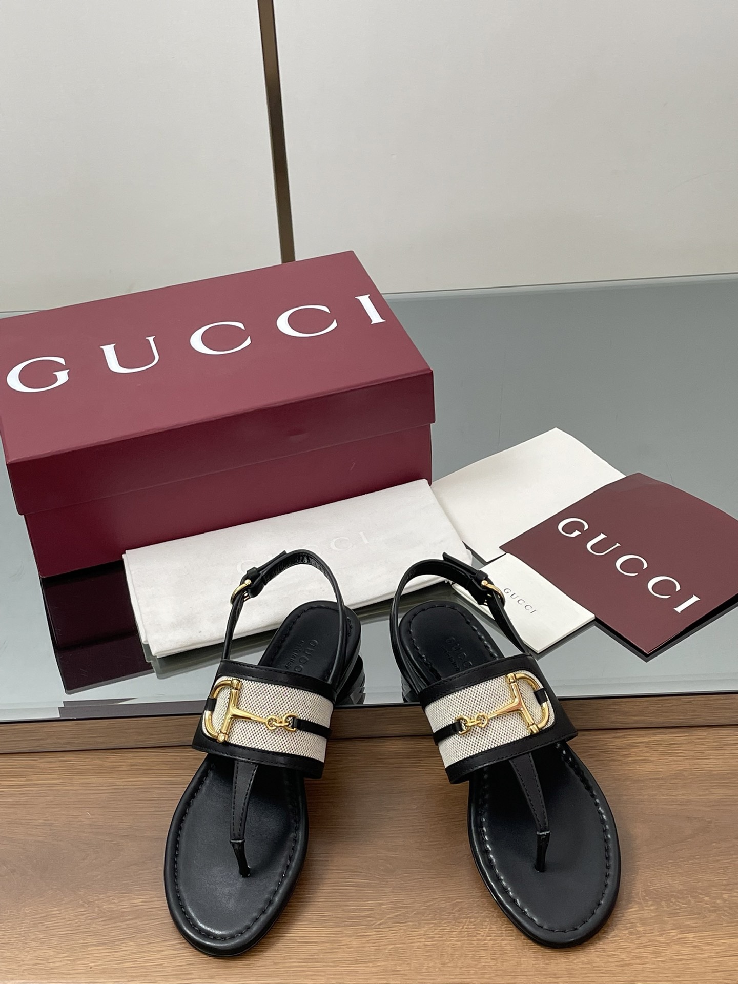 Women G*ucci