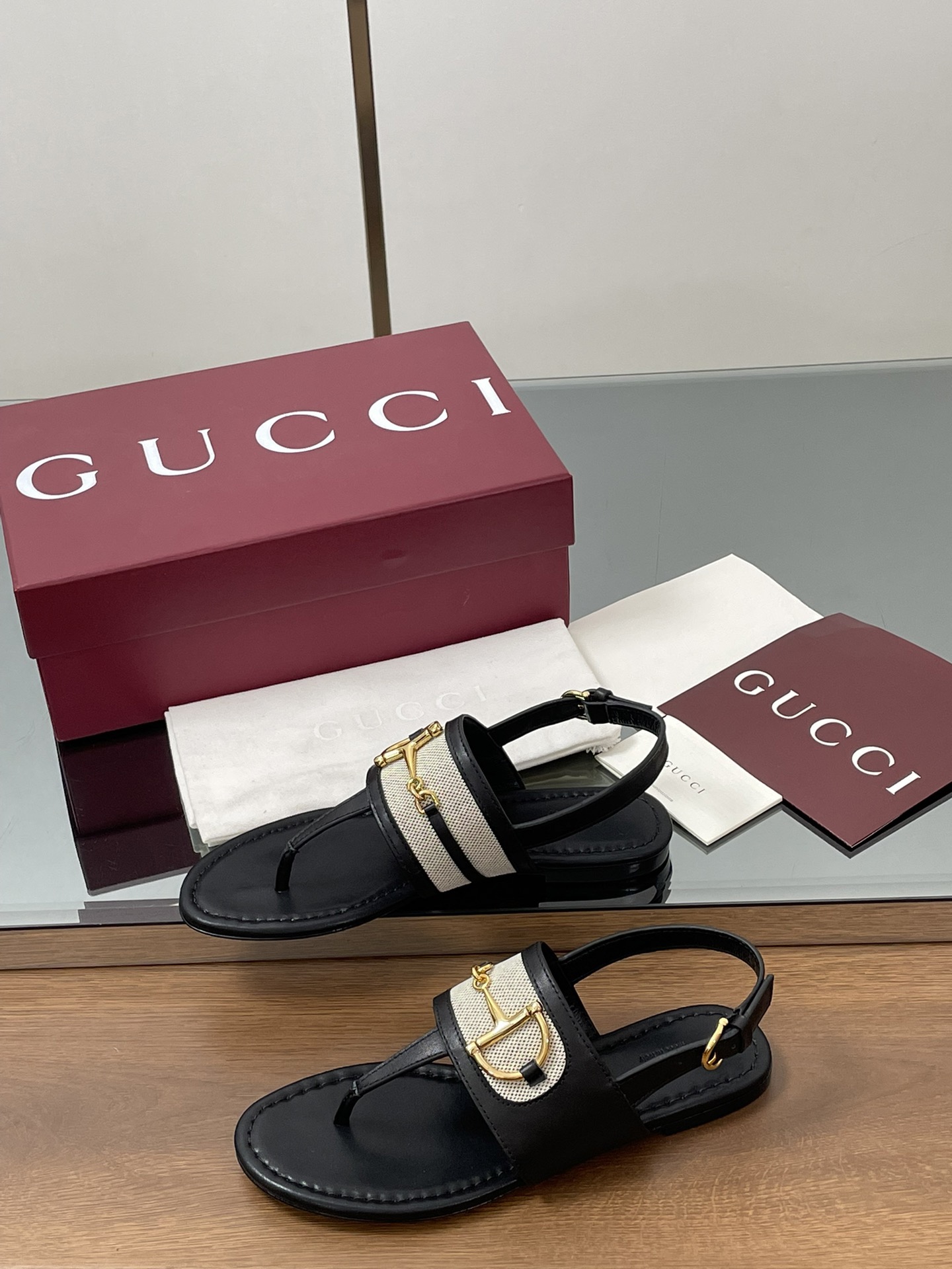 Women G*ucci