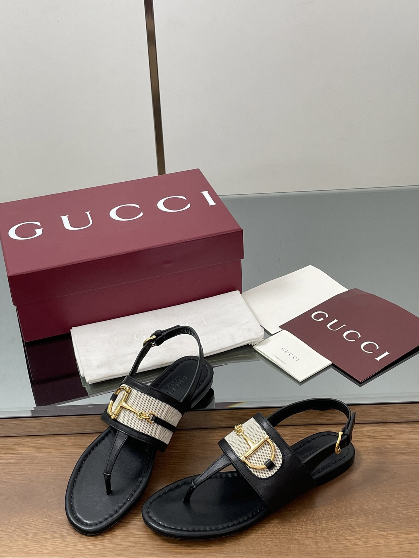 Women G*ucci