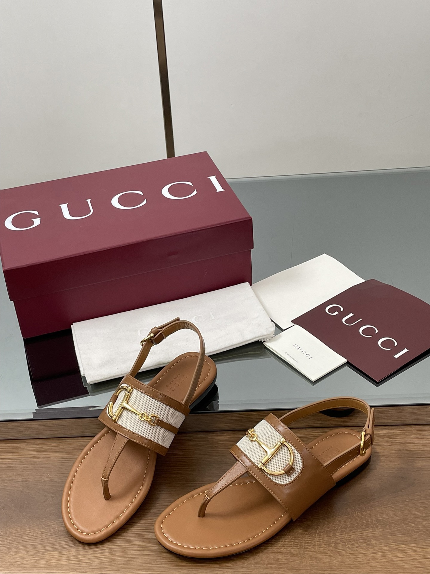 Women G*ucci