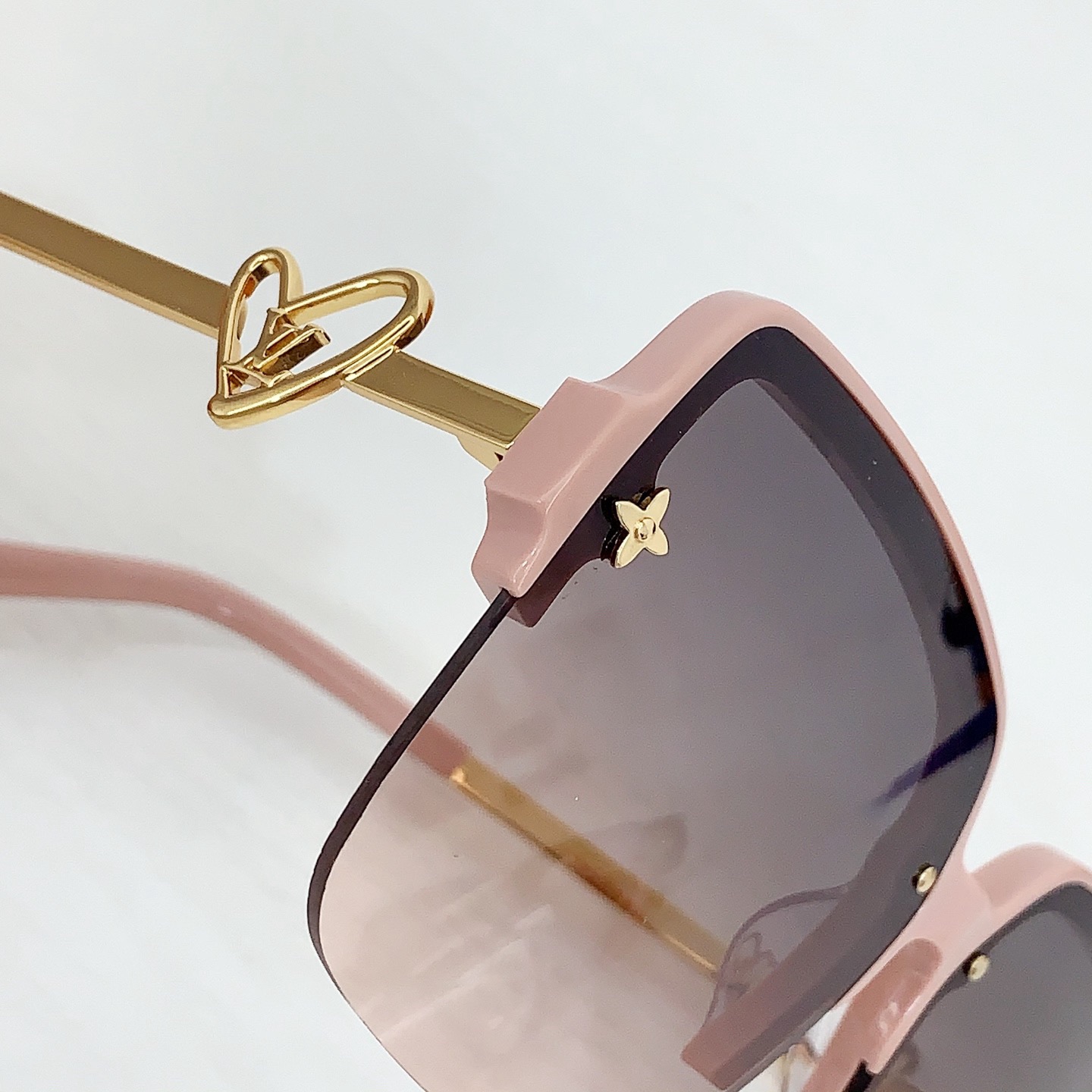 Top Quality L*ouis V*uitton Glasses