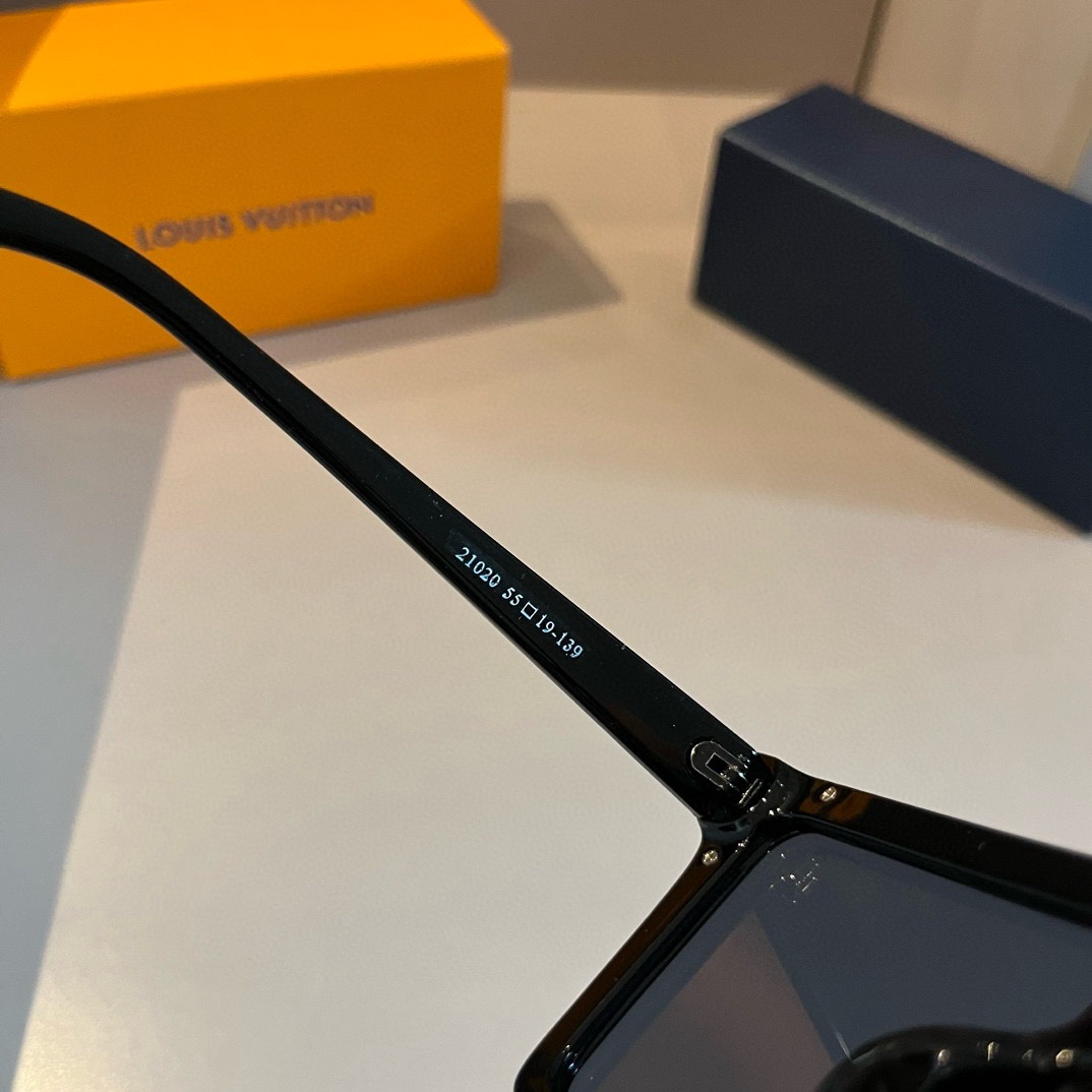 L*ouis V*uitton Glasses