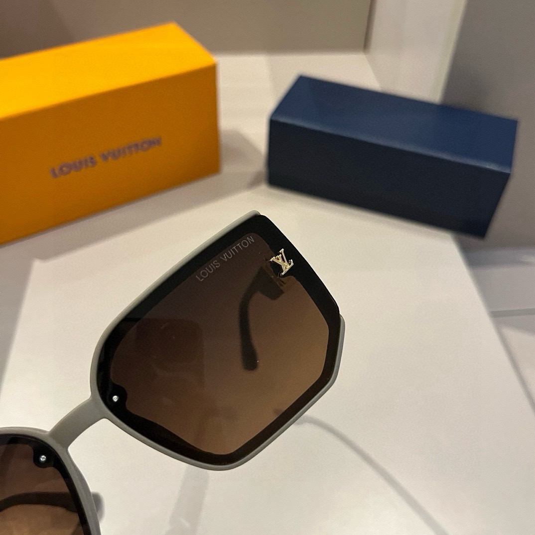 L*ouis V*uitton Glasses