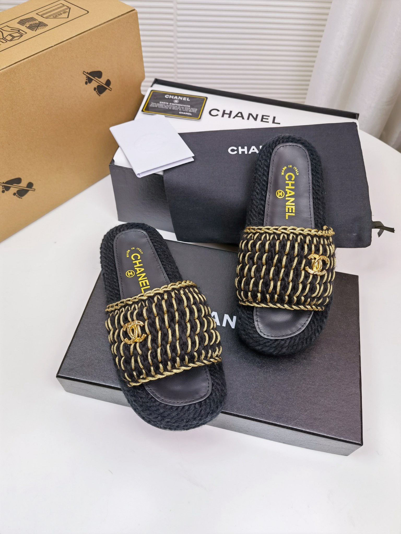 Women Top Quality C*hanel shoes
