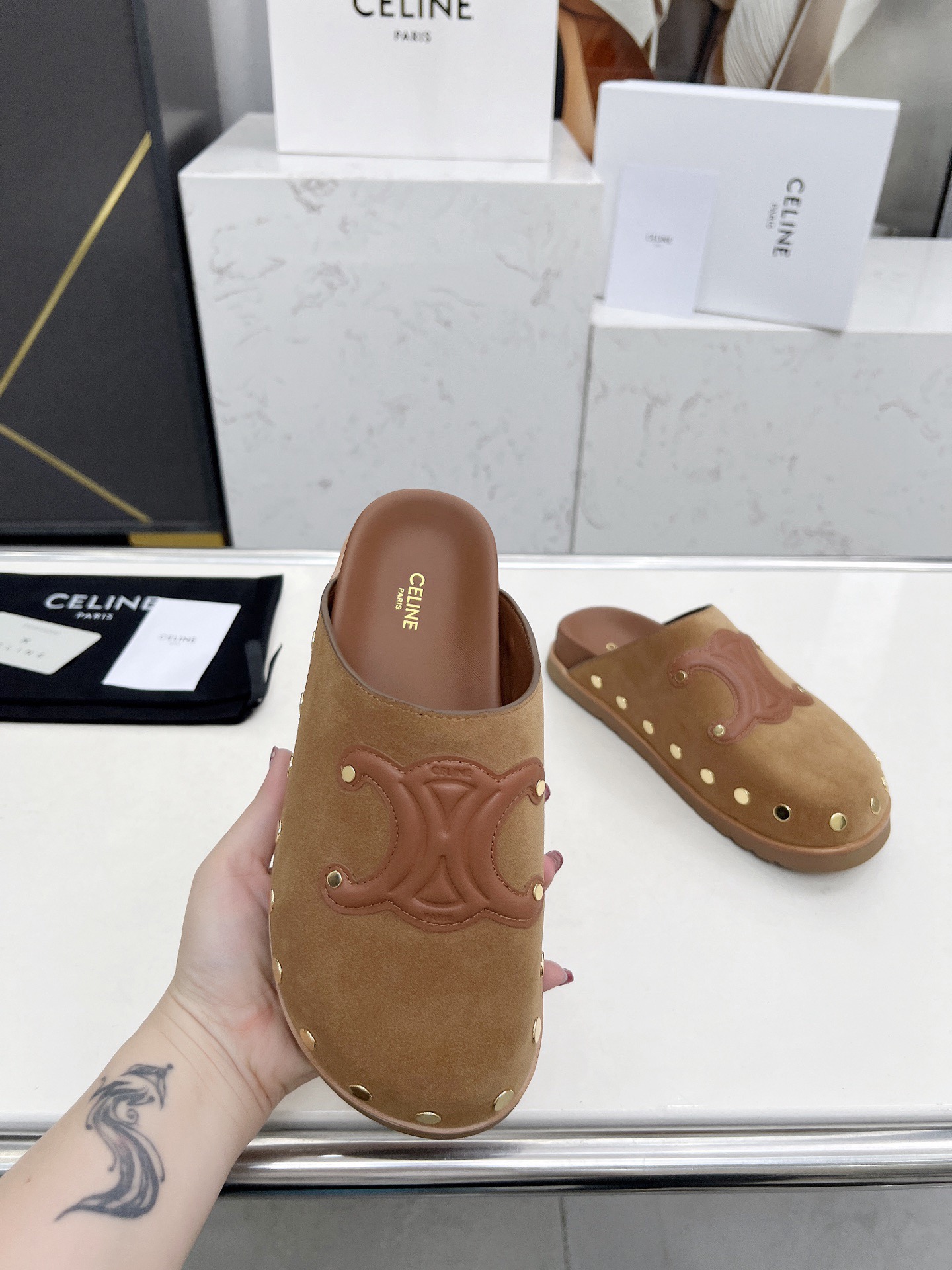 Women Top Quality C*eline shoes