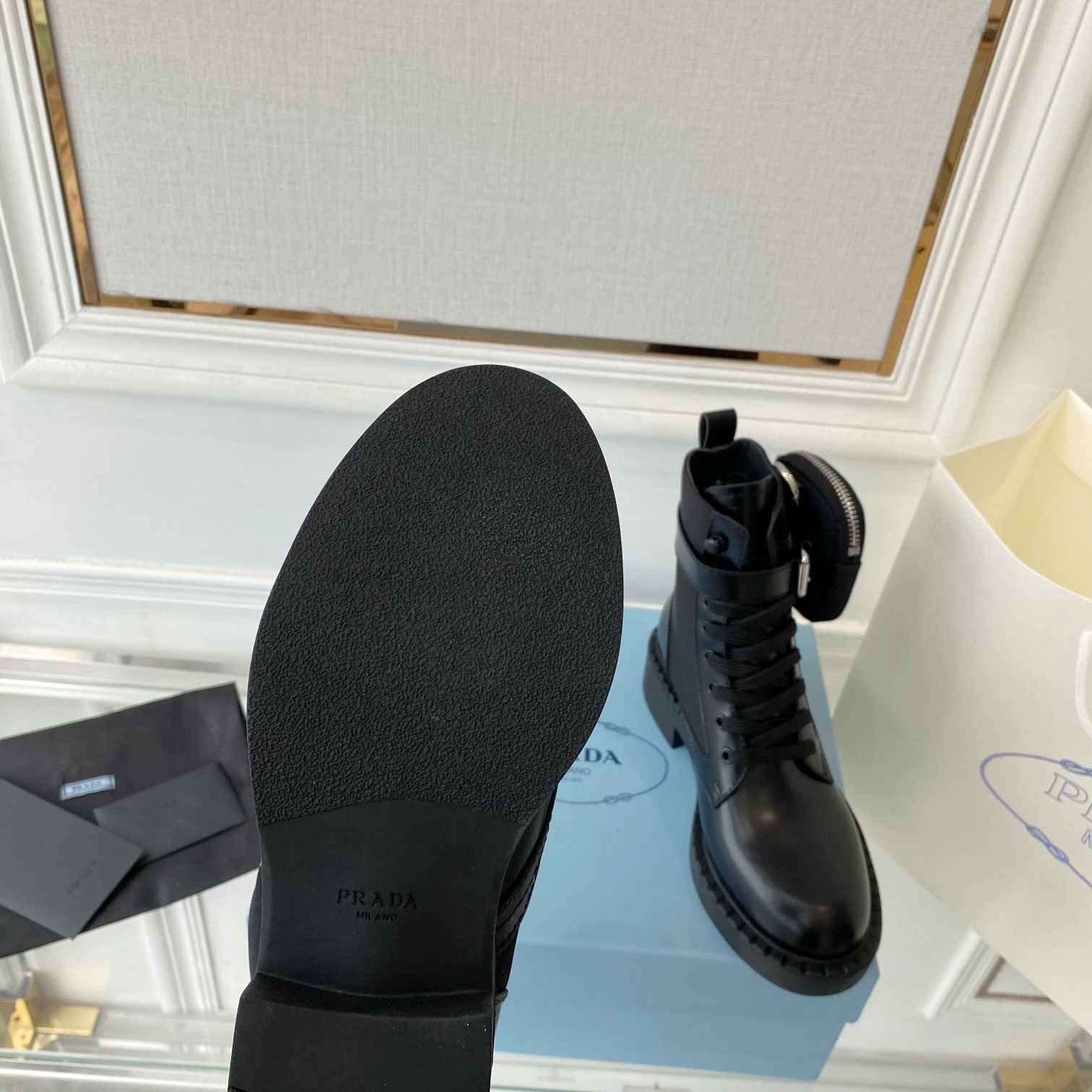 Women Top Quality P*rada shoes
