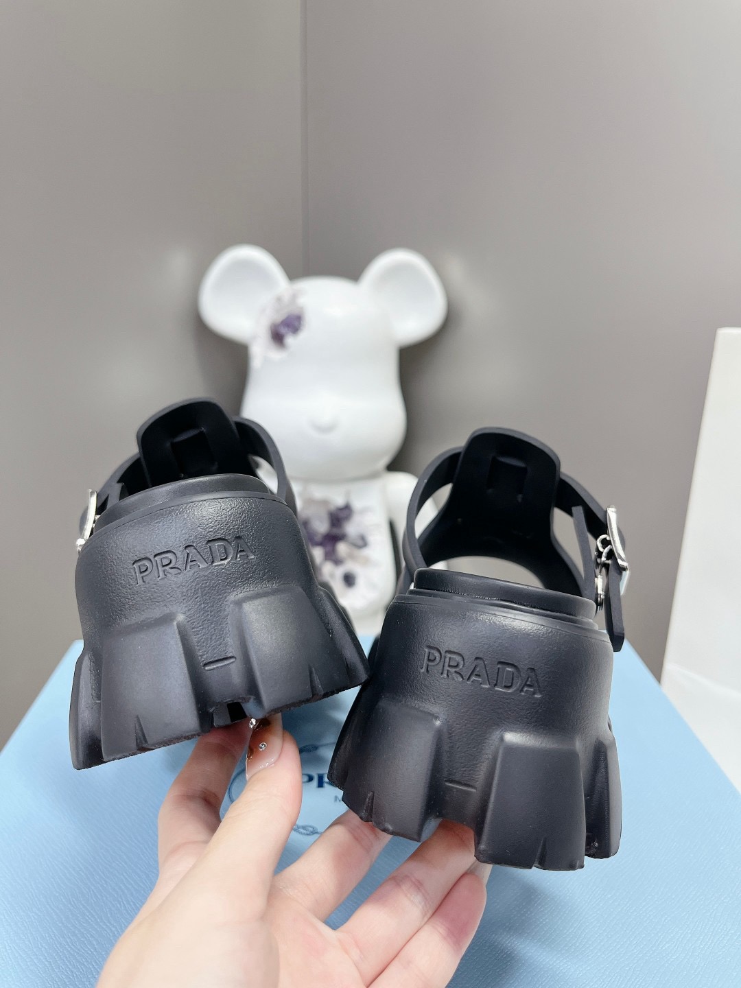 Women Top Quality P*rada shoes