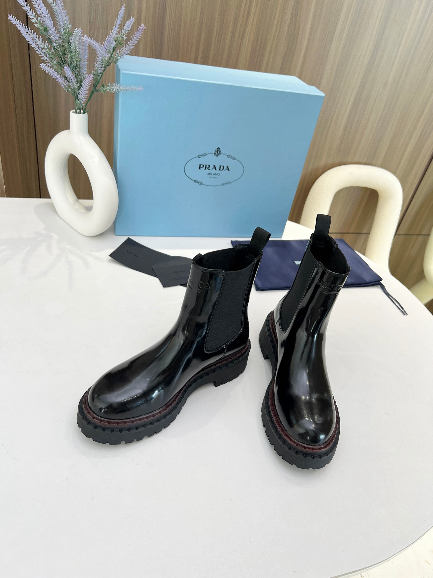Women Top Quality P*rada shoes
