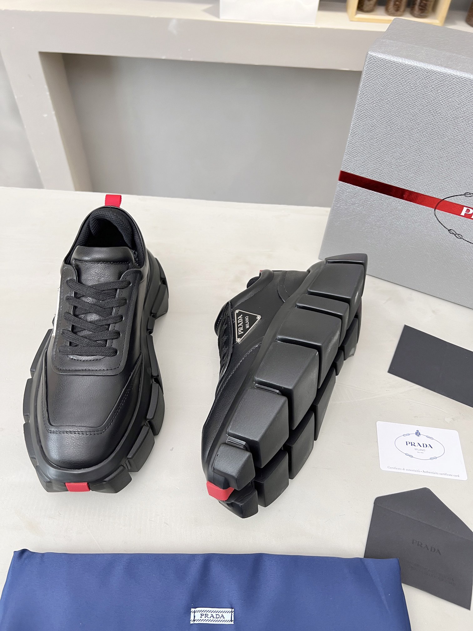 Women Men Top Quality P*rada shoes