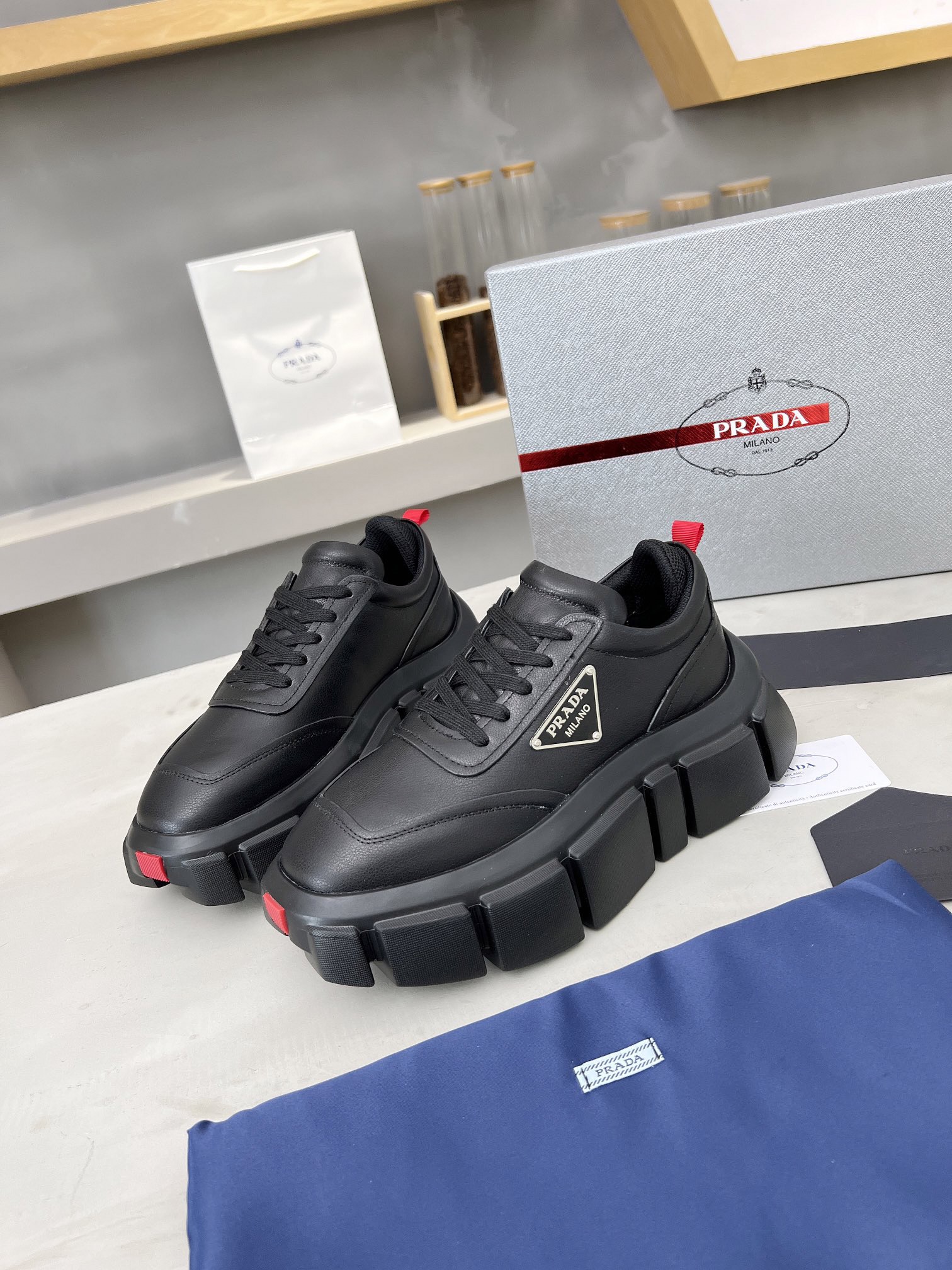 Women Men Top Quality P*rada shoes