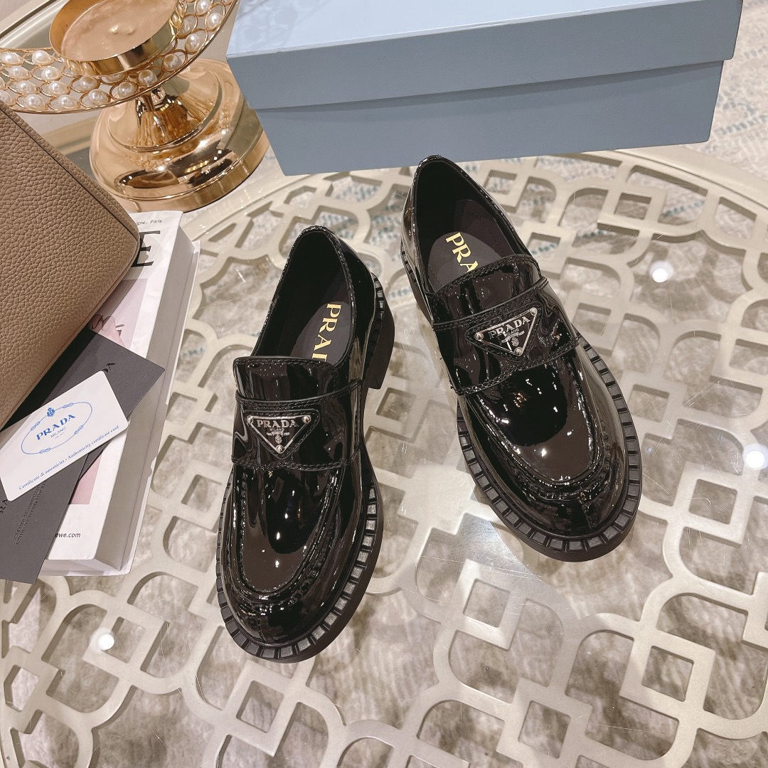 Women Top Quality P*rada shoes