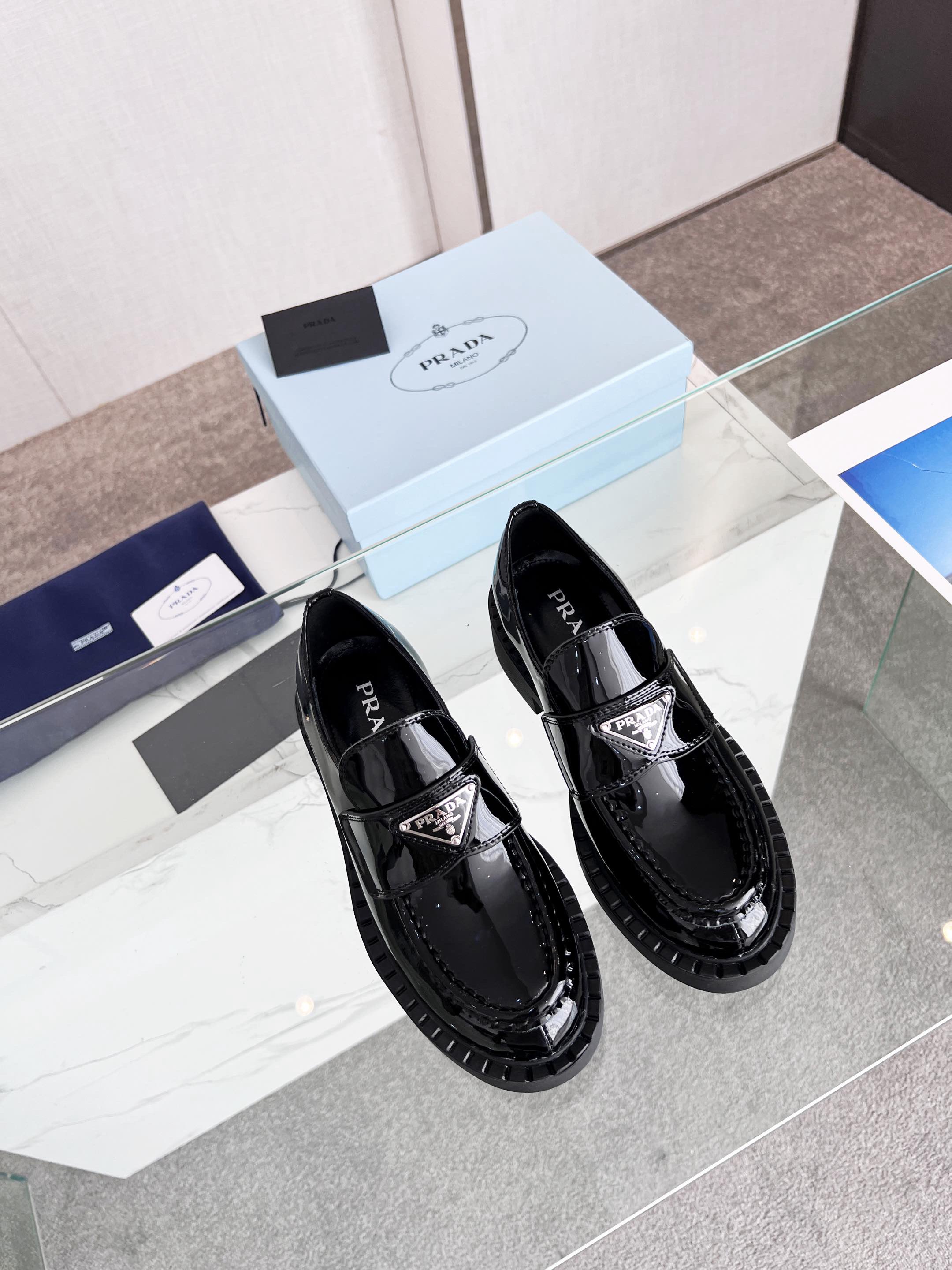 Women Men Top Quality P*rada shoes